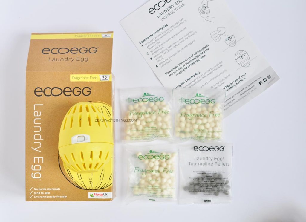 Content of the Ecoegg orger: Ecoegg casing (the egg) with fragrance-free pellets for 70 washes, there are the laundry Egg tourmaline pellets and 3 sachets of white pellets, plus instructions on how to wash clothes in this eco-friendly way.